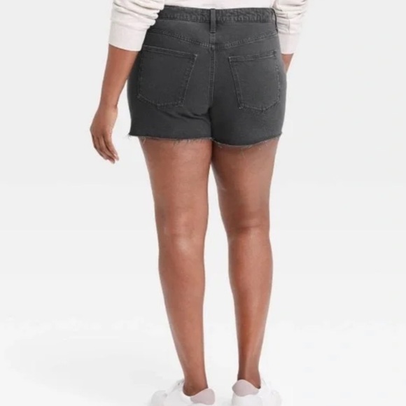Universal Thread Woman’s Curvy Vintage Midi Shorts- NWOT - Picture 2 of 9